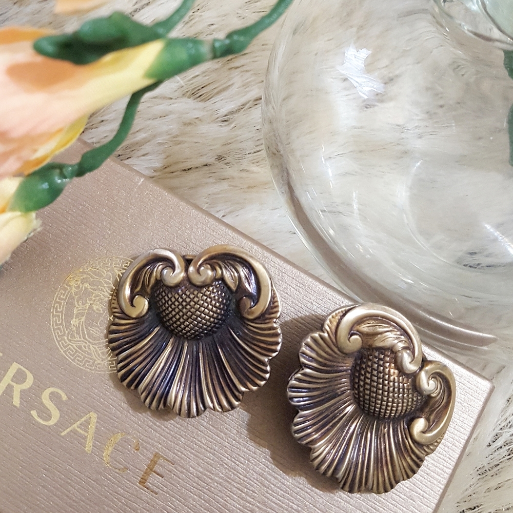 🔖Vintage 80's⭐Brass Metal Clip-On Earrings🌼Floral🌼Daisy